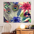 Arazzo artistico con piume di pavone e fiori tropicali su decorazione murale bianca - 150x130cm / Piume di pavone e fiori