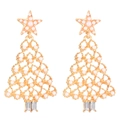 Macro detail of Christmas tree earrings with white pearls and gold metal finish - 14 KC Gold Pearl 1377
