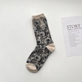 Chaussettes mi-hautes vintage beiges à motifs floraux noirs pour un style rétro - Beige Noir Grand Motif Floral