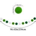 Guirlande pompons vert et blanc pour fête jungle, longueur 250cm avec boules de 3cm - Guirlande de Pompons Animaux Feuilles Vertes