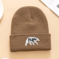 Berretto in maglia marrone con ricamo di orso polare e logo Papa in stile casual moderno - Cachi