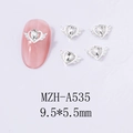 Detalle de adorno para uñas con forma de corazón alado y medidas de 9,5x5,5 mm - Base Plateada Gema Clara (A535)