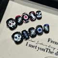 Unghie finte artigianali per Halloween con teschi e motivi gotici dipinti a mano - Extra Piccolo (XS) / Halloween Dipinto a Mano Nero (2376)