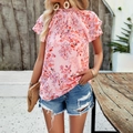 Dames chiffon top met roze bloemenprint, ruffelkraag en korte mouwen in buitenopstelling - S / Roze