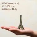 Miniature de la Tour Eiffel en bronze, 8,1 cm, tenue à la main pour l'échelle réelle - Bronze - Tour 8CM