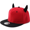 Hip-Hop Snapback Baseballkappe in Rot und Schwarz mit einzigartigen 3D Teufelshörnern - Verstellbar / Schwarz Rot