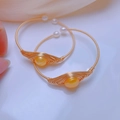 Bracelet artisanal doré avec fil enroulé et perles dorées et blanches pour femme - Style Fait Main avec Grande Perle Orange Doré (Style 15)