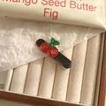 Süße Kirsch-Haarspange mit roten Glitzerkugeln und grünen Blättern auf schwarzer Basis - Ovale Kirsch-Haarspange