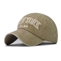 Dettaglio del cappellino baseball in cotone lavato con ricamo 3D New York 1625 - Regolabile / Beige