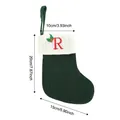 Chaussette de Noël en tricot vert avec lettre R rouge et broderie de baies - Lettre R