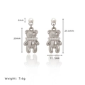 Silberne Bären-Ohrstecker mit Perle und genauen Größenangaben von 20x11,7 mm - Silber