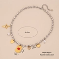 Collana bicolore in acciaio inossidabile con perla, croce e cuori su sfondo beige - Multi-Ciondolo Cuore Rosso (2# Cuore Rosso)