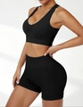 Naadloze zwarte fitnessset met ribgebreide sportbeha en sportshort met hoge taille - S / Zwart