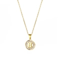 Collana placcata oro 18K con ciondolo a lettera B rotonda e pietre di zircone a baguette - Lettera B