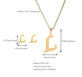 Dettaglio del set collana e orecchini a lettera L dorata con dimensioni precise - Lettera L / Oro