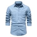 Dettaglio camicia di jeans azzurra con doppie tasche sul petto e cuciture classiche - L / Azzurro