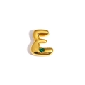 Pendentif lettre E dorée avec une pierre précieuse cœur vert en métal poli - Lettre E / Or / Gemme Coeur Vert