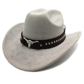 Dettaglio cappello da cowboy in camoscio grigio con logo testa di toro e borchie argento - Grigio chiaro / M (56-58cm)
