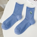 Light blue crew socks with tulip embroidery and roll-top cuffs for a Japanese style - One Size / Periwinkle