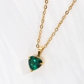 Elegante collana dorata con ciondolo a cuore in zircone verde smeraldo su seta bianca - Colore Acciaio 45+5cm / Verde Smeraldo