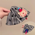Pinza de pelo de gato lindo con rayas grises y patrones de estrellas para mujer - Pinza triangular de oso / Pinza de oso con sombrero rojo y rayas de estrellas