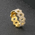 Anillo de hombre con forma de rombo chapado en oro y micropavé de circonitas - US 8 / Dorado (KR111670-MZOZ)