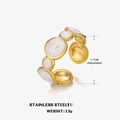 Anillo de acero dorado con círculos de esmalte blanco y diseño ajustable abierto - Redondo / Estilo Abierto (Ajustable) / Dorado / Esmalte Blanco (ZN337)