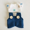 Mini-Puppenkleidungsset mit weißem Bären-T-Shirt und blauer Denim-Latzhose für Puppen - Geeignet für 17cm Anhängerpuppen / Bären-T-Shirt & Jeans-Latzhosen-Set / Weiß & Blau