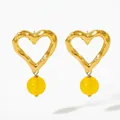 Boucles d oreilles cœur doré évidé avec perles d agate jaune et texture martelée - Style Agate Jaune (KDE833)