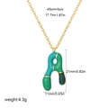 Collana dorata con ciondolo lettera A in smalto verde e informazioni sulle dimensioni - Lettera A
