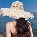 Beige crochet straw hat for women with organza ruffle brim and pearl details - M / Pearl Lace-Beige