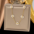 Collana Con Cinque Fiori Di Perle / Oro