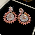 Détail de boucles d'oreilles vintage en cristal rose avec glands en diamant et or - 23# Tige en Argent Or Rose