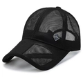 Atmungsaktive schwarze Mesh-Baseballkappe für Herren mit Metall-Logo-Patch als Sonnenschutz - Verstellbar / Schwarz