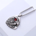 Collana da uomo vintage con ciondolo a testa di gufo, pietre rosse e catena in acciaio - Stile a Rilievo Testa di Aquila / Ciondolo Colore Acciaio (Con Catena)