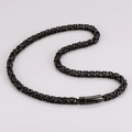 Detail einer schwarzen Edelstahl-Kette im Byzantiner-Stil mit Zylinderschließe - Stil 1