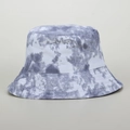 Detailed view of gray tie-dye bucket hat featuring marble pattern and reinforced stitching - M (56-58cm) / Gray