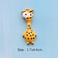 Dettaglio ciondolo giraffa in resina 1,7x4,4 cm per fai-da-te e cover cellulari - Sig. Giraffa
