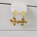 Orecchini a croce in acciaio inossidabile placcato oro 18k con trama a rilievo vintage - Orecchini a croce / Orecchini d'Oro