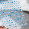 Adesivi per unghie a pois blu di varie dimensioni su foglio trasparente stile KK091 - Pois blu (KX091)