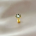Daisy flower ear stud with black enamel and gold plating featuring a flat screw back - Black