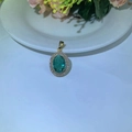 Pendentif goutte avec pierre verte ovale et double halo de zircons finition dorée - Pendentif Seul (Sans Chaîne) / Ovale Vert Glace