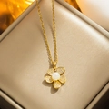 Collana a fiore in oro 18k con perla centrale e petali con pavé di diamanti lucenti - Oro