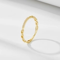 Elegant 925 sterling silver gold-plated chain ring with sparkling cubic zirconia accents - US 5 / Gold