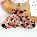Elegant cutout acetate hair claw clip with brown tortoiseshell pattern for women - Red Tortoiseshell