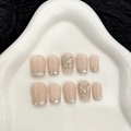 Faux ongles faits main rose nude avec pointes pailletées argentées et breloques papillon - XS / Papillon French (374-Trapèze Ultra Court)