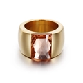 Eleganter vergoldeter breiter Ring mit einem großen rechteckigen Champagner-Kristallstein - US 7 / Champagnerfarbener Edelsteinstil (KR34699-K)