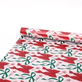 Rotolo di carta regalo rosa con fiocchi di pizzo rossi e motivi di fiocchi di neve verdi - Rotolo da 3 Metri / Fiocco Rosa