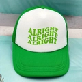 Detail der grün-weißen Trucker-Cap mit ALRIGHT-Wellendruck und Mesh-Rückseite - Einheitsgröße / Grün