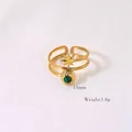 Detailansicht eines 15mm Goldstern-Rings mit Malachit-Einlage und einem Gewicht von 1,8g - Malachit